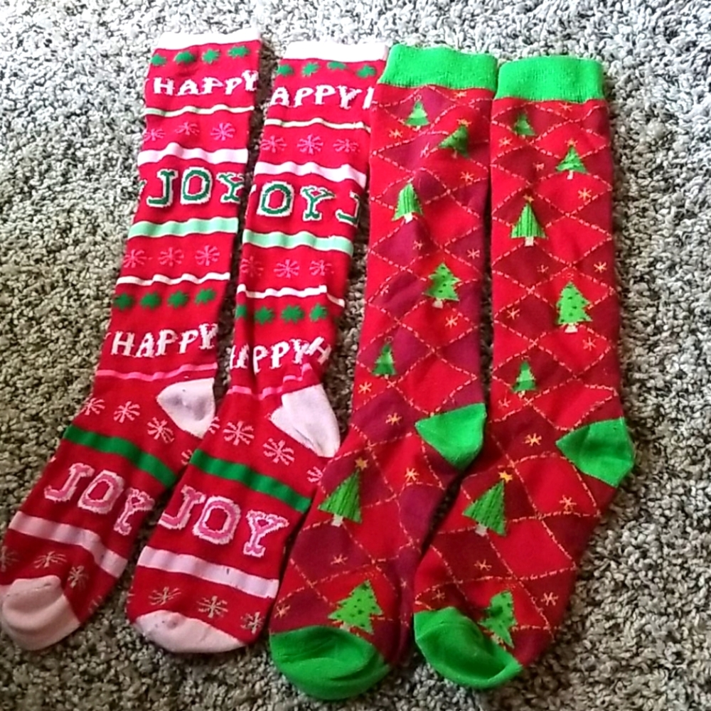 2 pair of Christmas socks